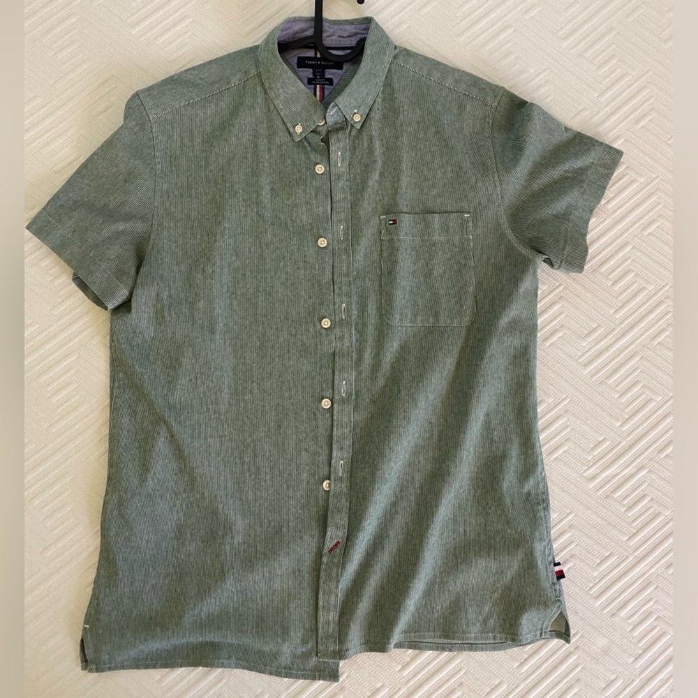 Short Sleeve Shirt Large Tommy